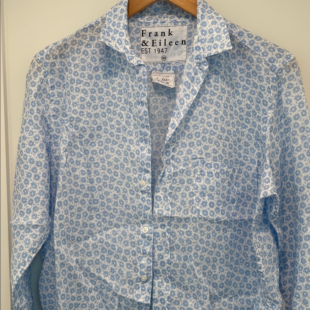 Frank and Eileen long sleeve button down size XS. The Eileen in blue linen - Picture 3 of 4